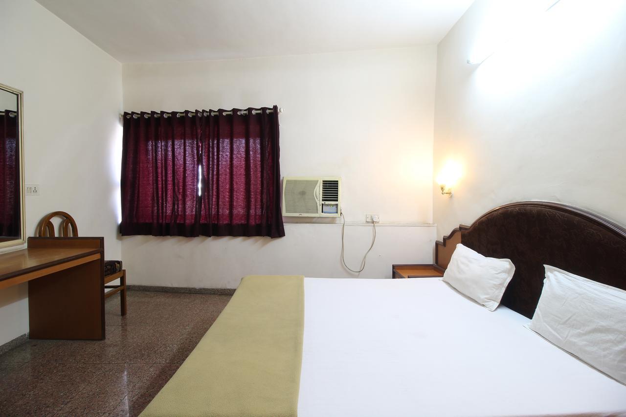 Soubhagya Inn 锡尔瓦萨 外观 照片